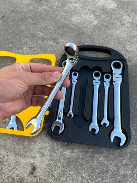 Набір комбінованих ріжково-тріскачкових ключів з карданом JierTools 7 предметів