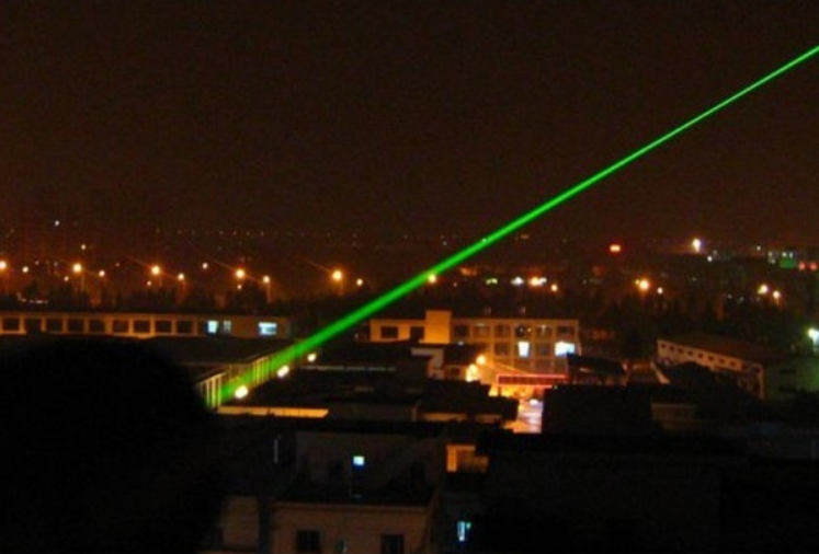 Картинка Зеленая лазерная указка с 5 насадками