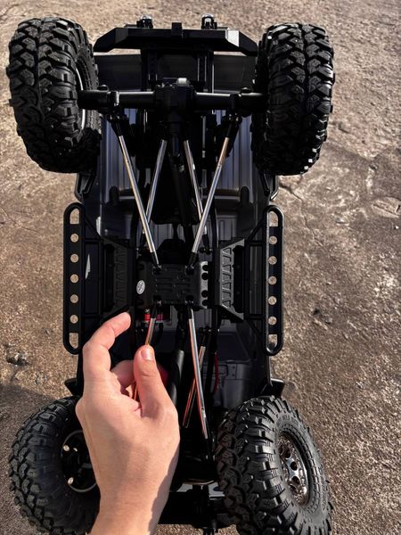 Гоночний позашляховик RGT SCALE ROCK CRUISER & DEFUER BODY:R86299-2 на раідокеруванні 20км/год Сірий